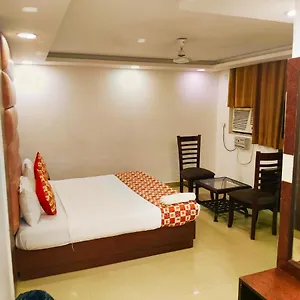 De Tark Near Igi Airport Delhi Отель Нью-Дели
