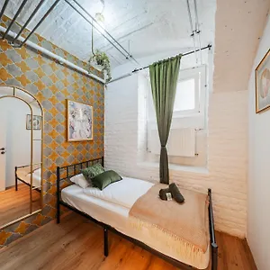  Hostal Green Apartments