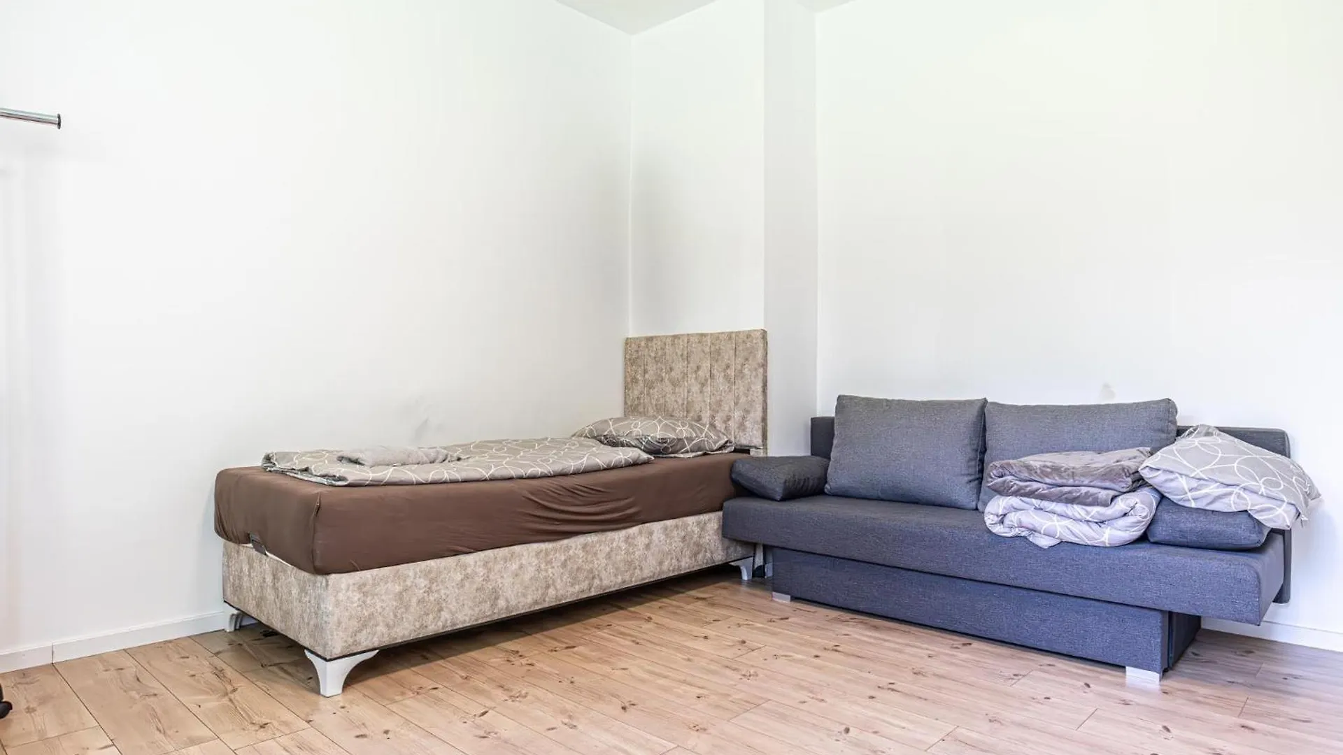 Hostel Comfy Rooms In Shared Villa With Terrace And Garden Vídeň