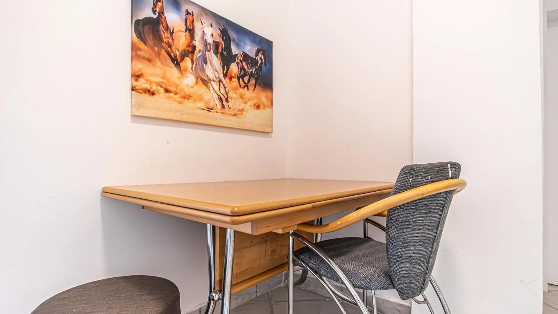 Comfy Rooms In Shared Villa With Terrace And Garden Vienna Hostel